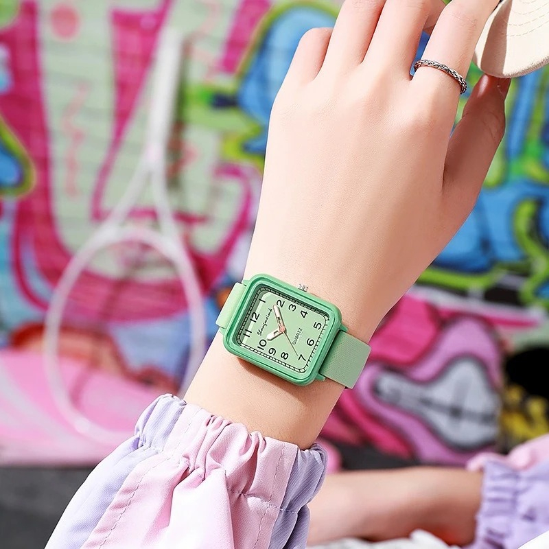 นาฬิกาควอตซ์ผู้หญิง หน้าปัดทรง - Silicone Band Women บทวิจารณ์และราคา