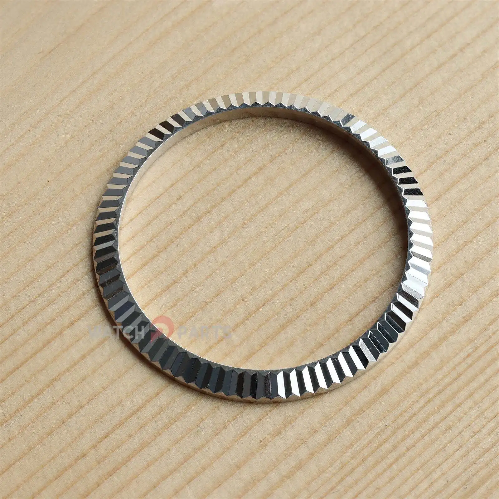 แหวนร่อง126300กรอบสีขาวทอง18K  - Rolex Watch Datejust บทวิจารณ์และราคา