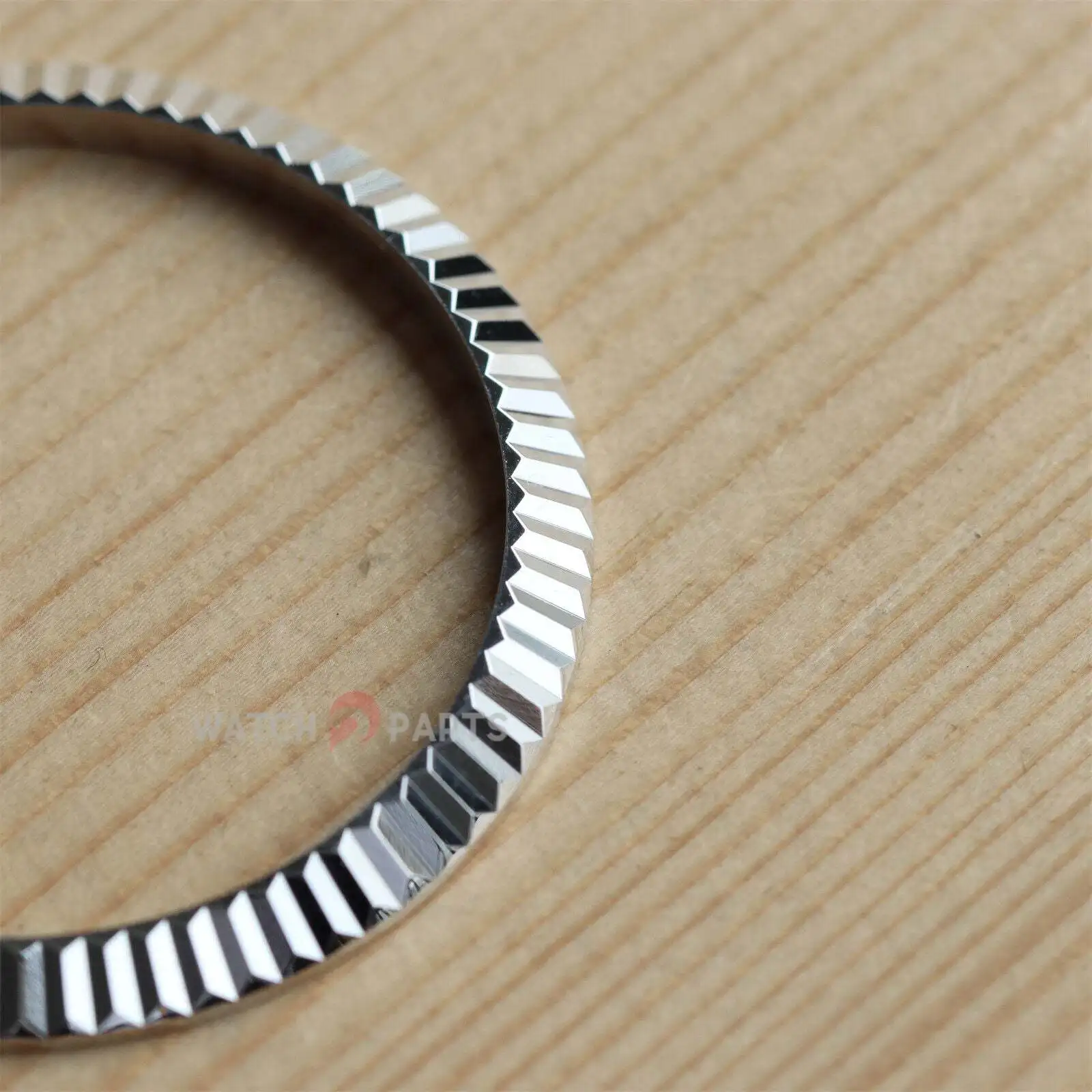 แหวนร่อง126300กรอบสีขาวทอง18K  - Rolex Watch Datejust บทวิจารณ์และราคา